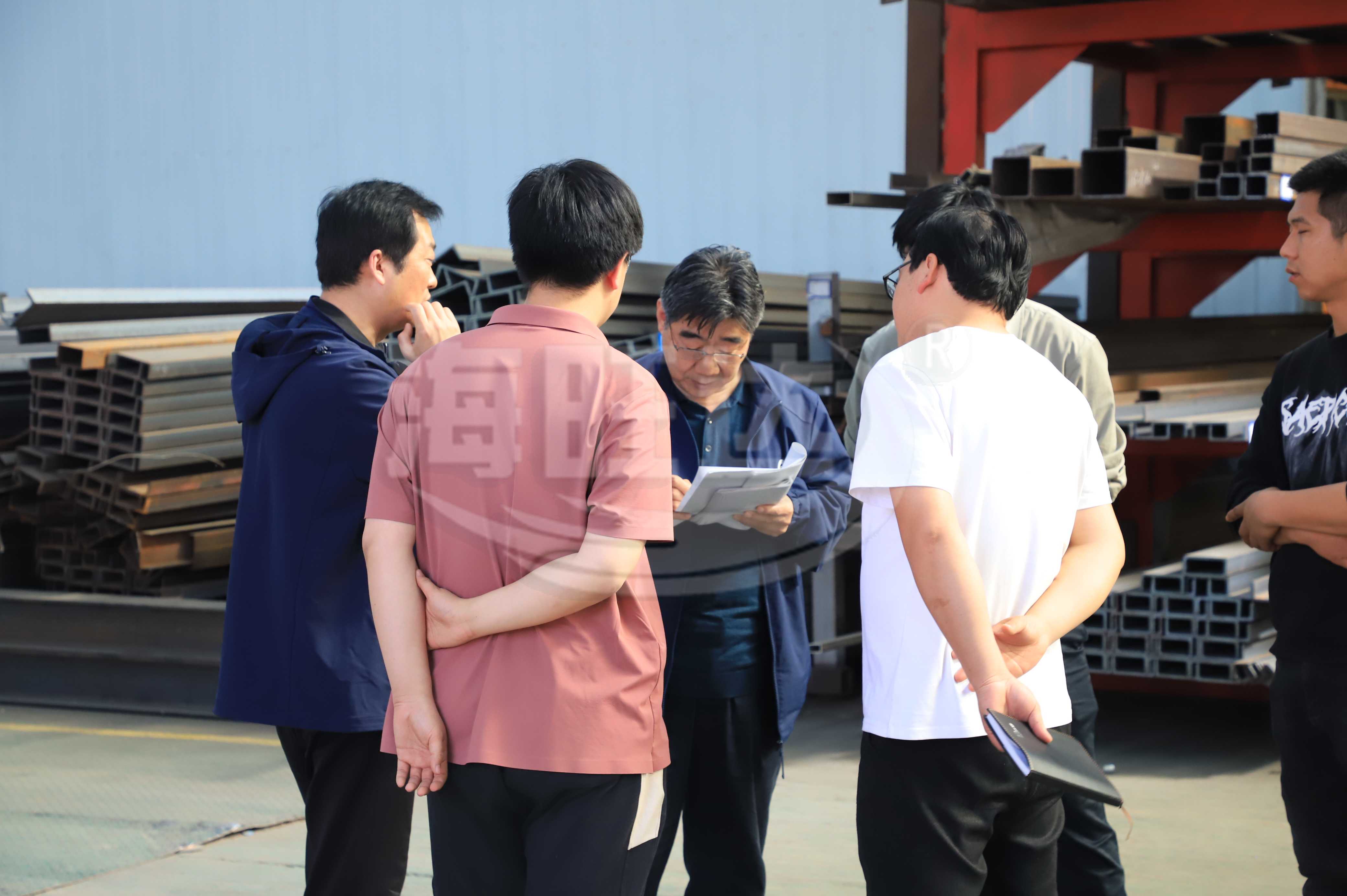 省特检院专家组莅临我司 督导起重机特种设备生产许可工作